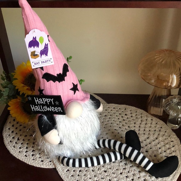 HAPPY HALLOWEEN Gnome Holiday Decor - Picture 1 of 8